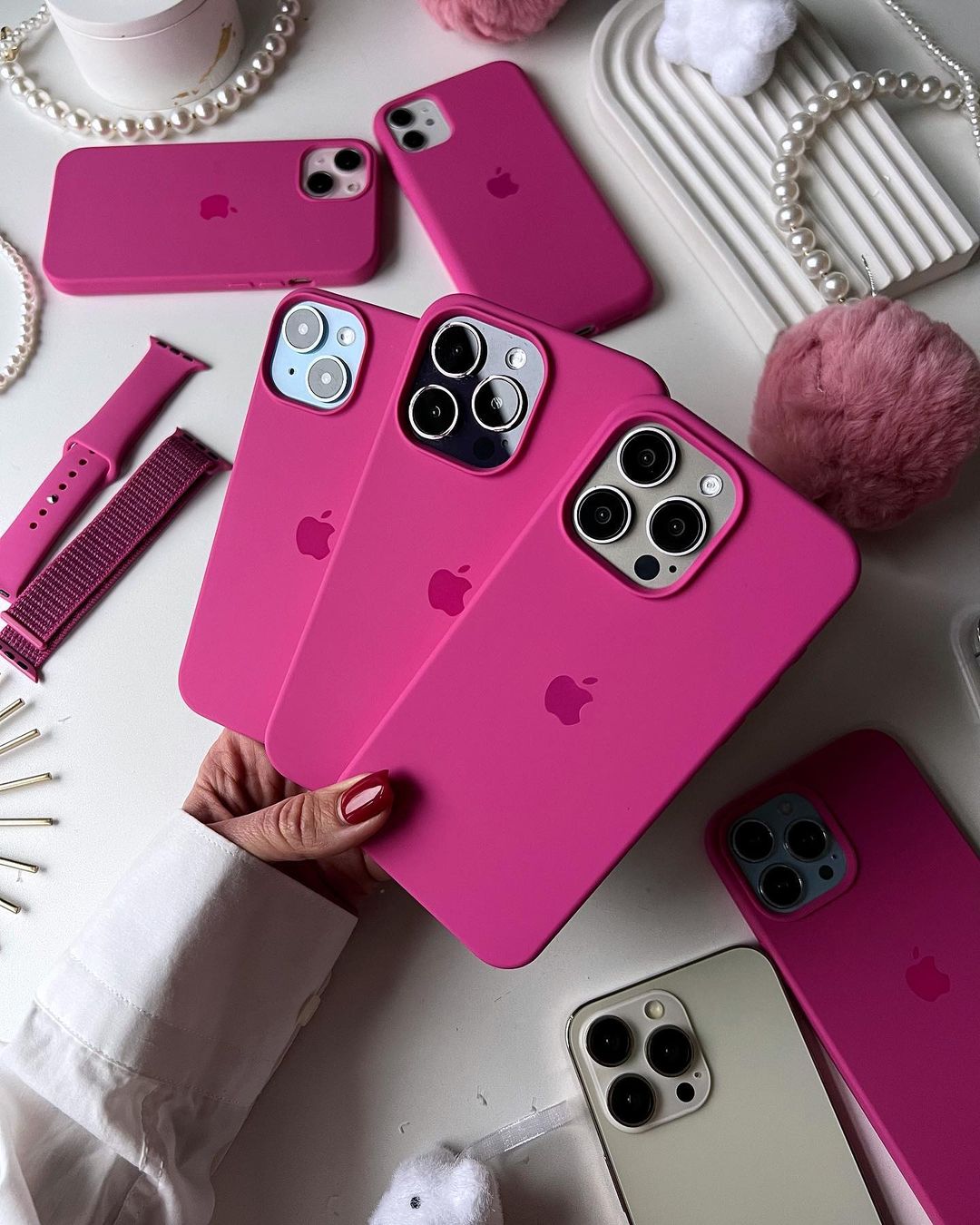 IPHONE SILICONE CASE DARK PINK
