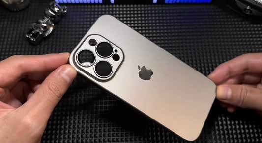 Natural Titanium PC SLIM & SLEEK THIN CASE