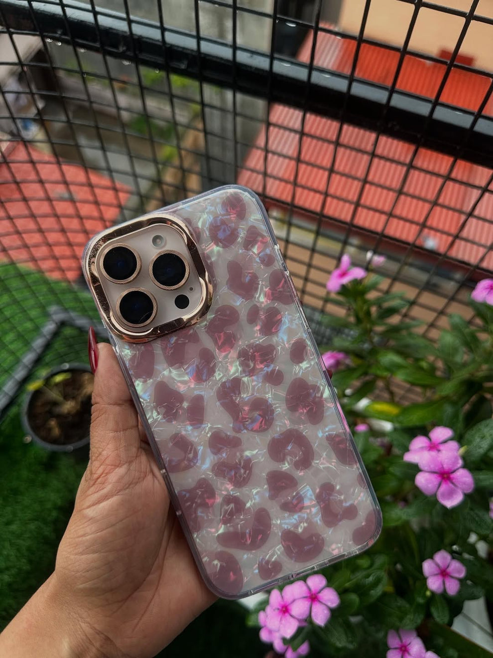 ✨ Golden Leopard Luxe Case “Fierce Style, Luxe Protection.”
