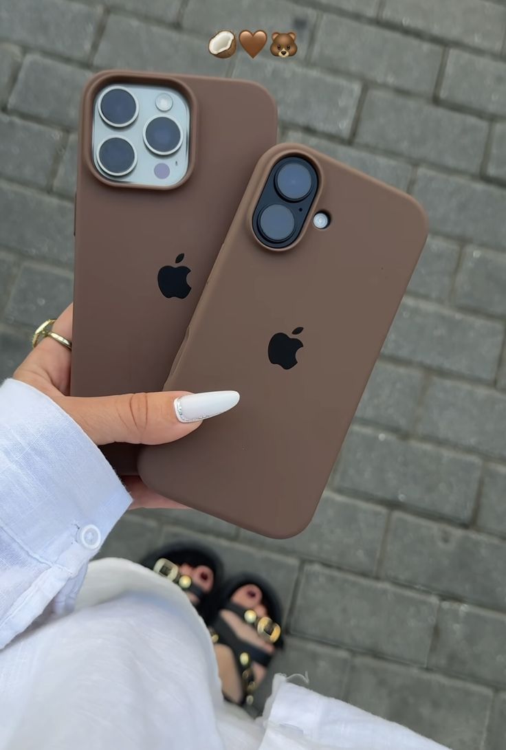 DESERT BRWON IPHONE SILICONE CASE