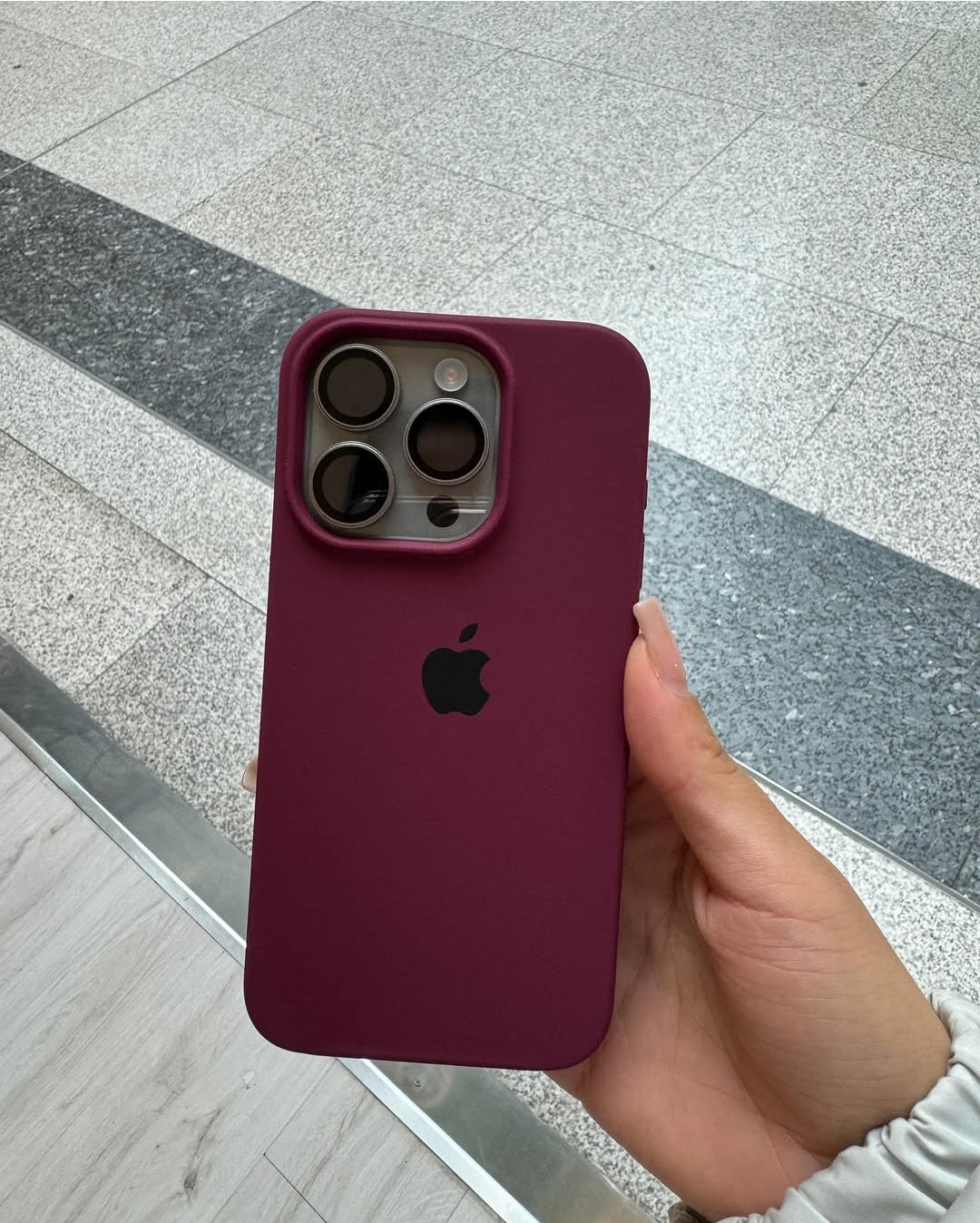 IPHONE PLUM/MAROON SILICONE CASE.