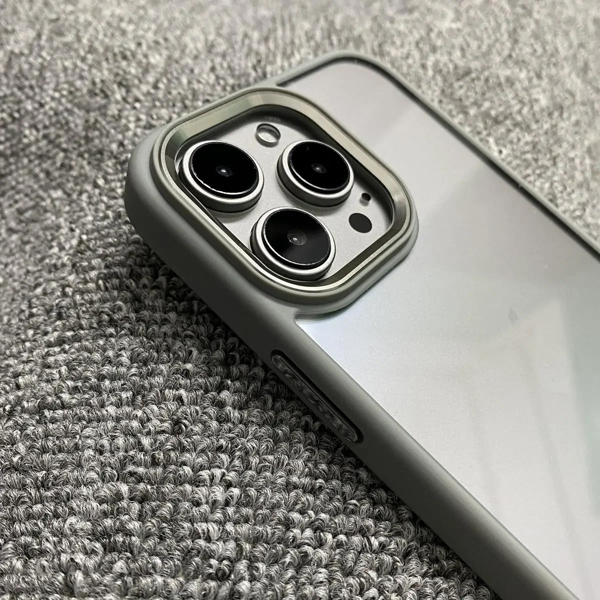 Natural Titanium AirSkin Bumper Case