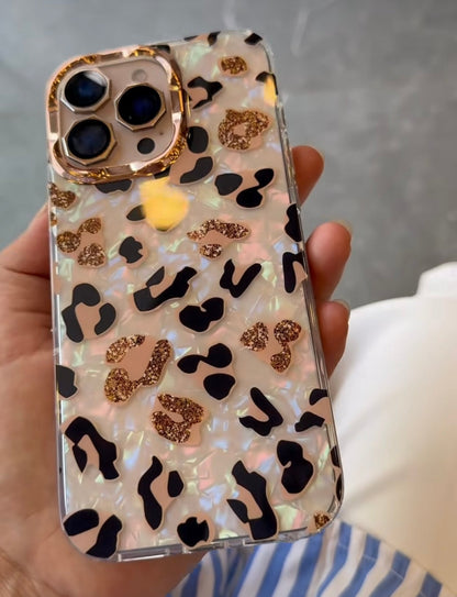 ✨ Golden Leopard Luxe Case “Fierce Style, Luxe Protection.”
