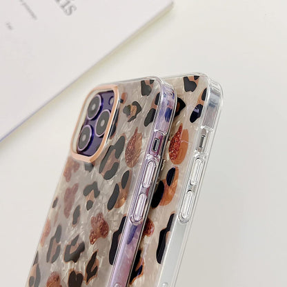 ✨ Golden Leopard Luxe Case “Fierce Style, Luxe Protection.”