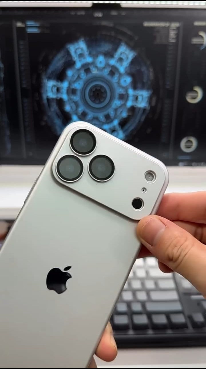 Natural Titanium PC SLIM & SLEEK THIN CASE