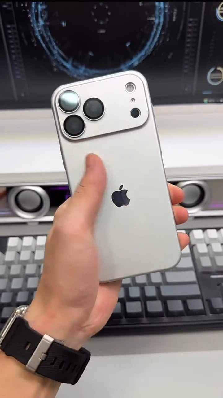 Natural Titanium PC SLIM & SLEEK THIN CASE